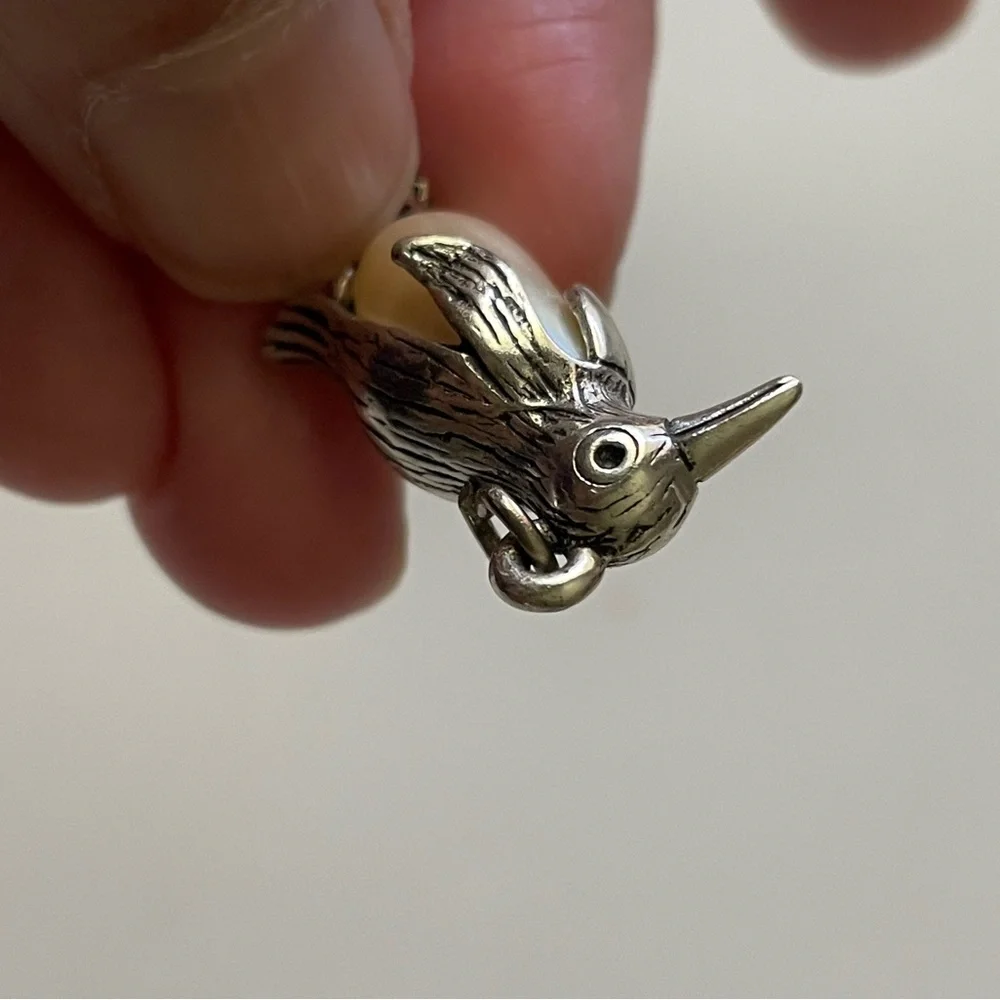 Penguin Pearl silver tone pendant, vintage ? Penguin necklace pendant only - Picture 4 of 7